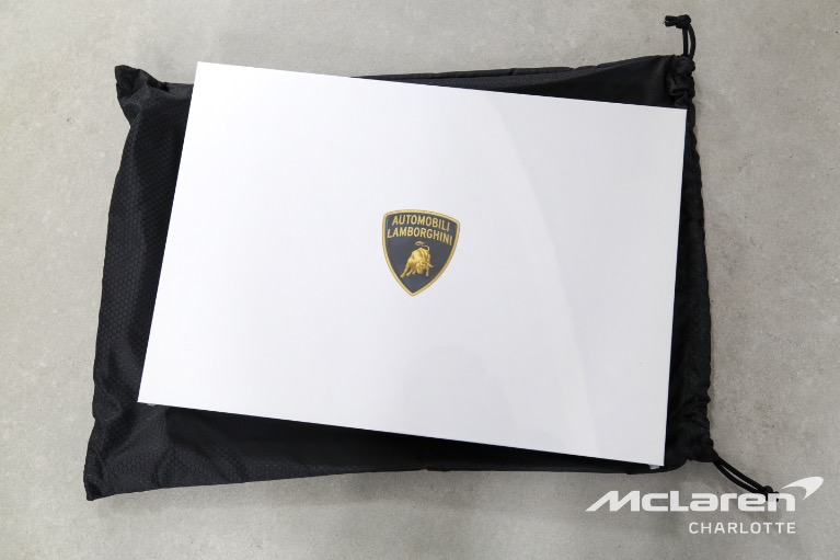 Used-2023-LAMBORGHINI-URUS-S-PEARL-CAPSULE