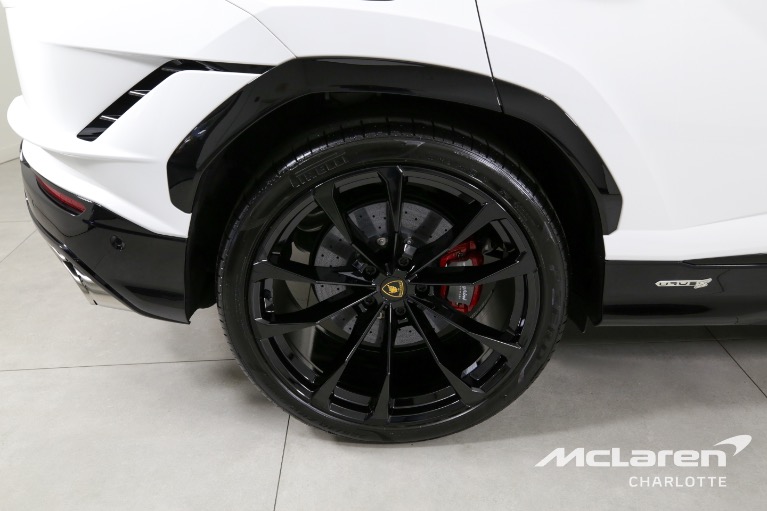 Used-2023-LAMBORGHINI-URUS-S-PEARL-CAPSULE