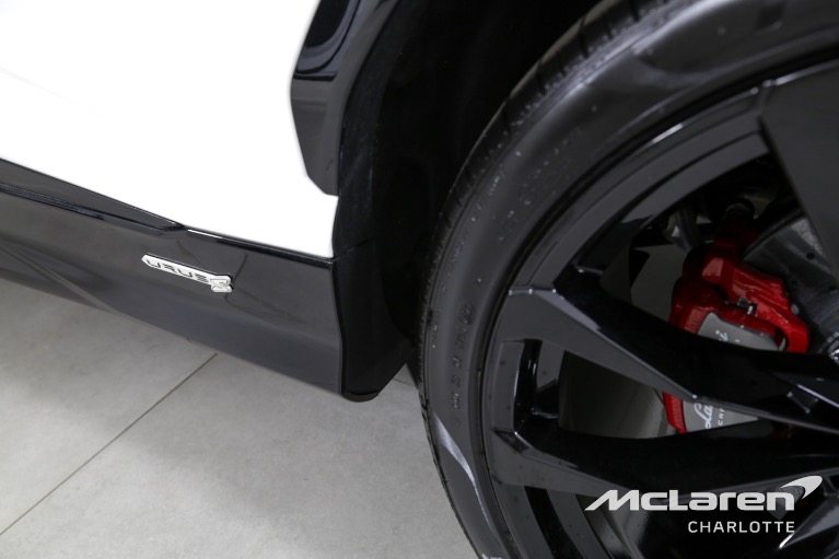 Used-2023-LAMBORGHINI-URUS-S-PEARL-CAPSULE