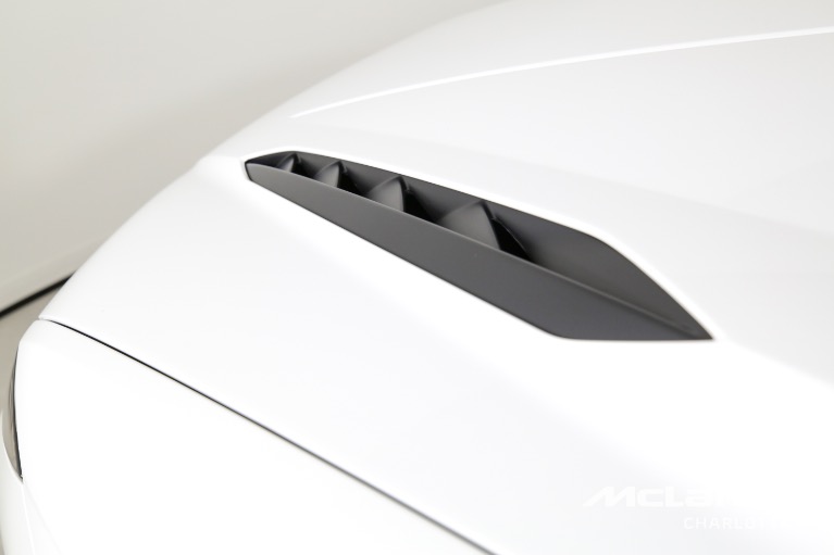 Used-2023-LAMBORGHINI-URUS-S-PEARL-CAPSULE