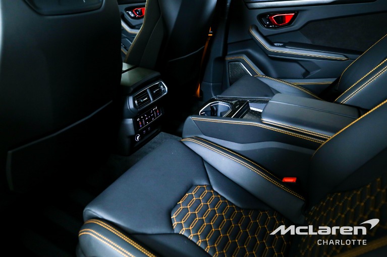 Used-2023-LAMBORGHINI-URUS-S