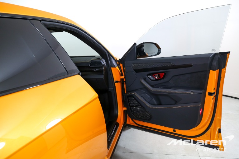 Used-2023-LAMBORGHINI-URUS-S