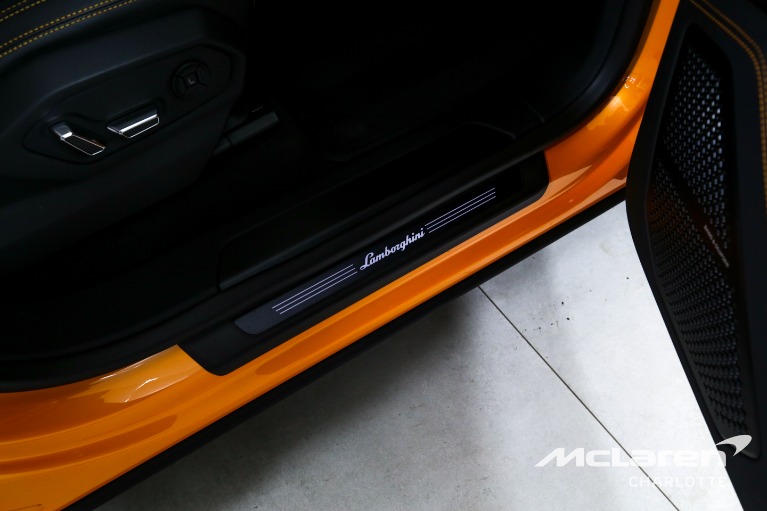 Used-2023-LAMBORGHINI-URUS-S
