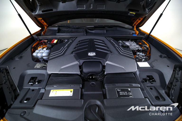 Used-2023-LAMBORGHINI-URUS-S
