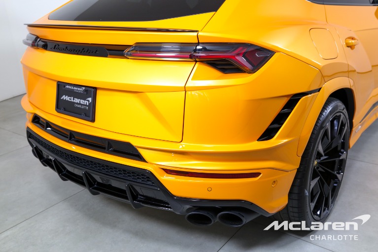 Used-2023-LAMBORGHINI-URUS-S