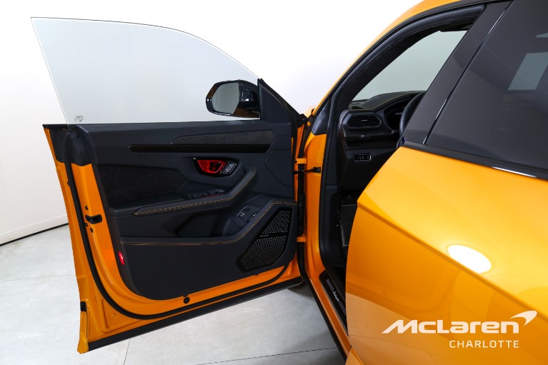 Used-2023-LAMBORGHINI-URUS-S