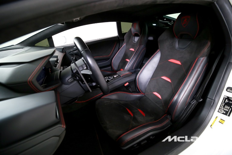 Used-2022-LAMBORGHINI-HURACAN-EVO