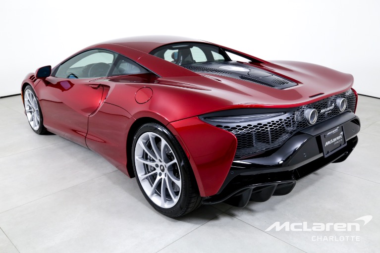 Used-2023-McLaren-Artura