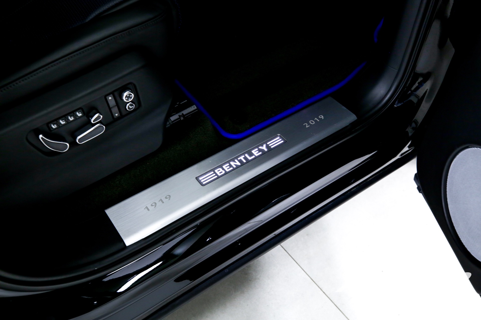 Used 2020 Bentley Bentayga V8 DESIGN EDITION | Charlotte, NC