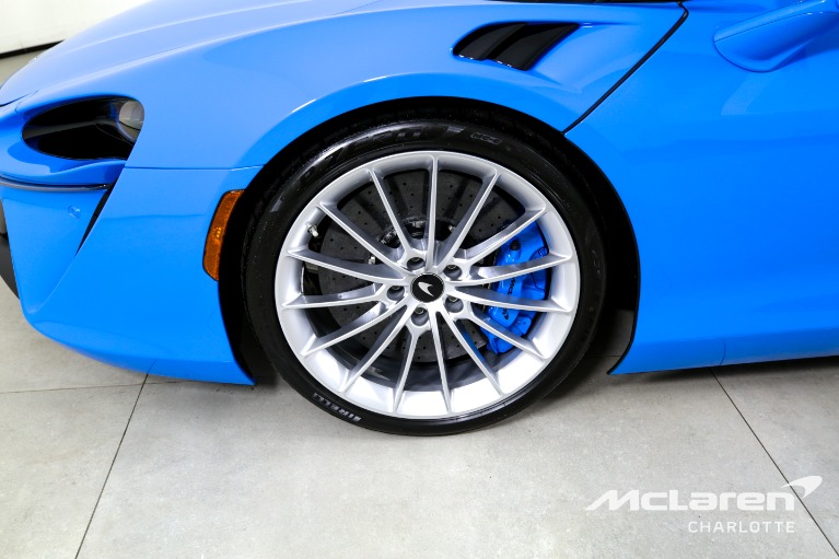 New-2025-McLaren-Artura-Spider-TechLux
