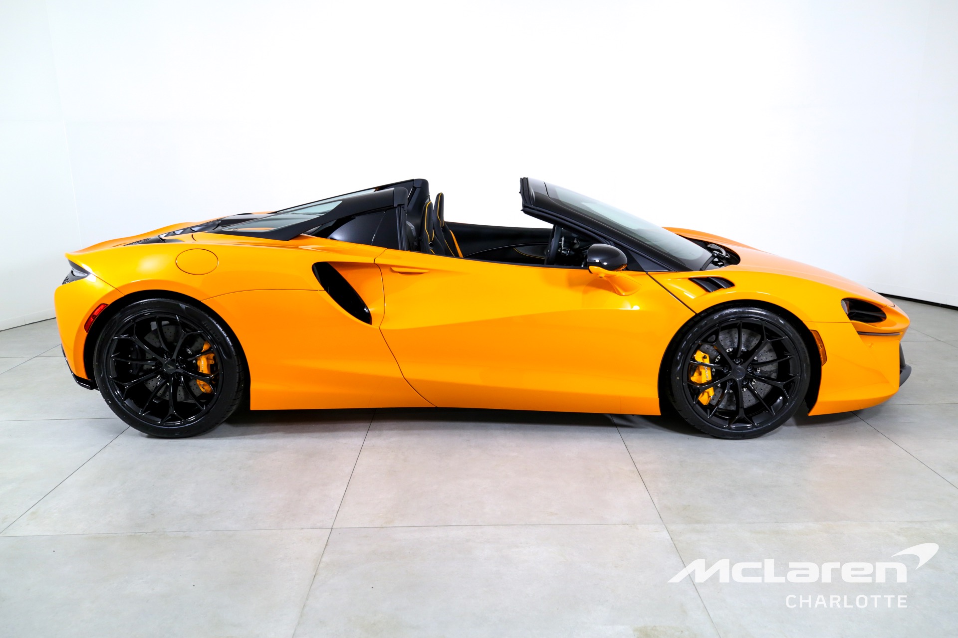 Used 2025 McLaren Artura Spider TechLux | Charlotte, NC