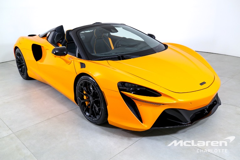 Used-2025-McLaren-Artura-Spider-TechLux