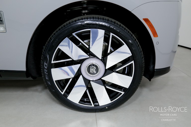 Used-2025-Rolls-Royce-Cullinan