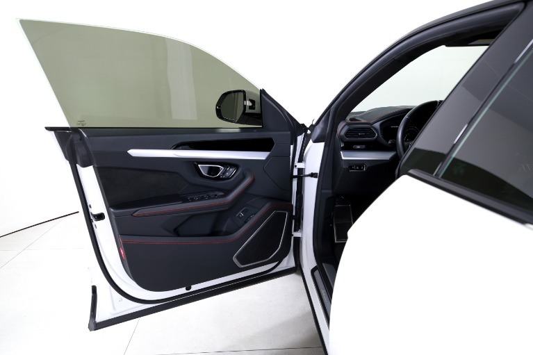 Used-2024-Lamborghini-Urus-S