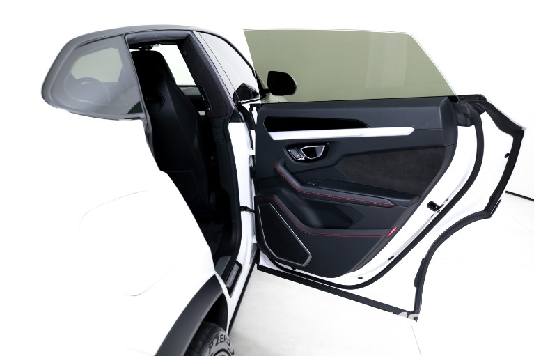 Used-2024-Lamborghini-Urus-S