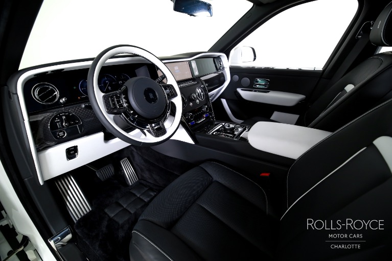Used-2025-Rolls-Royce-Black-Badge-Cullinan