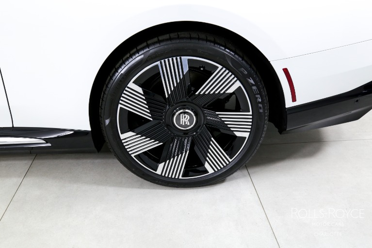 Used-2025-Rolls-Royce-Spectre