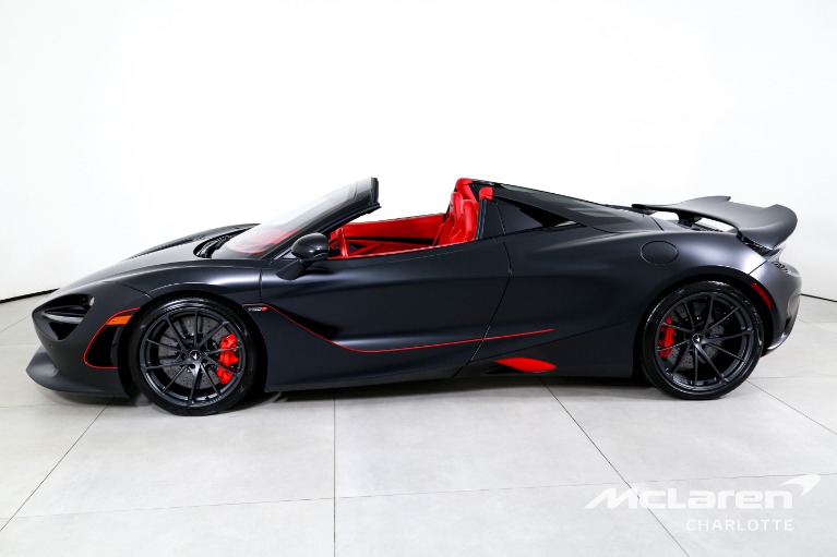 Used-2025-McLaren-750S-Spider