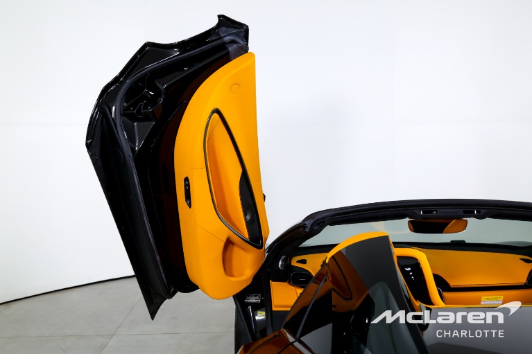 Used-2025-McLaren-Artura-Spider-TechLux
