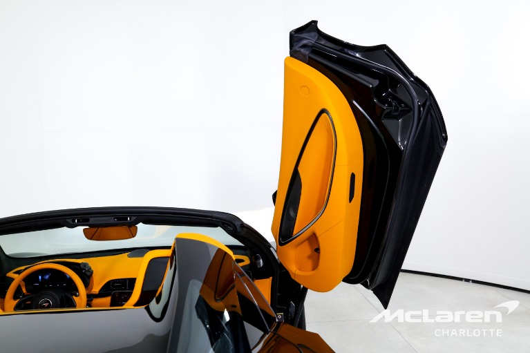 Used-2025-McLaren-Artura-Spider-TechLux