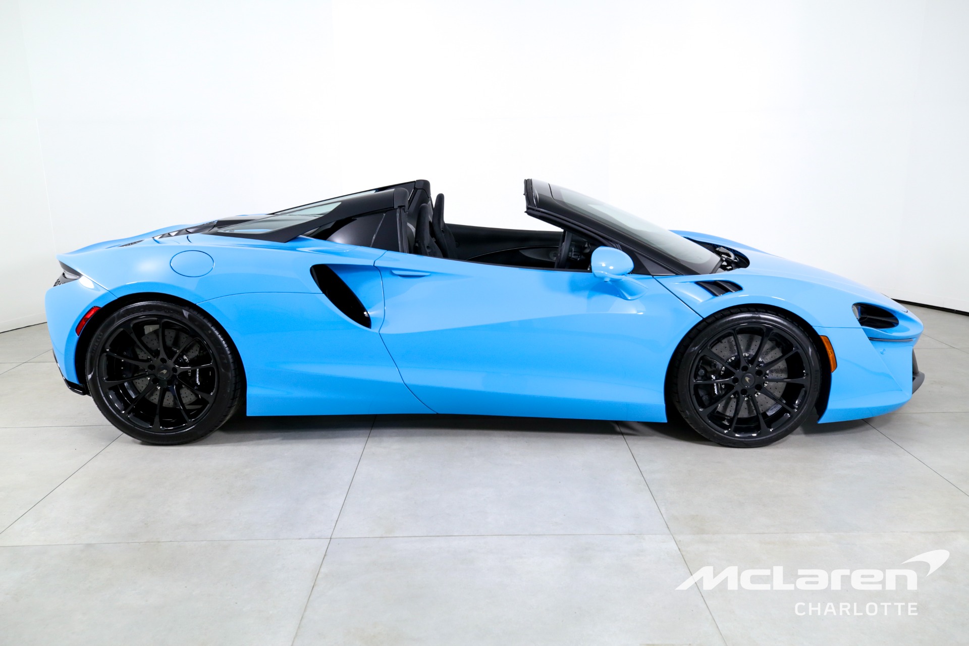 Used 2025 McLaren Artura Spider TechLux | Charlotte, NC