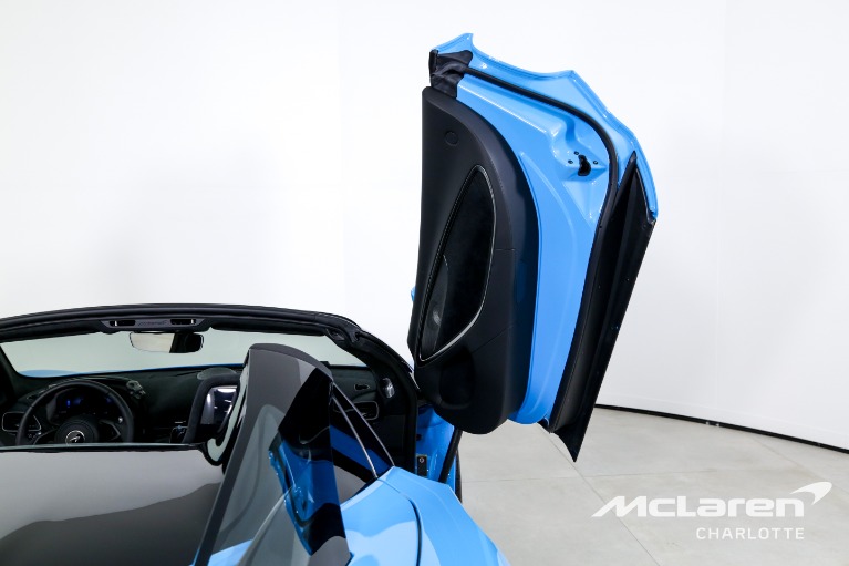 Used-2025-McLaren-Artura-Spider-TechLux