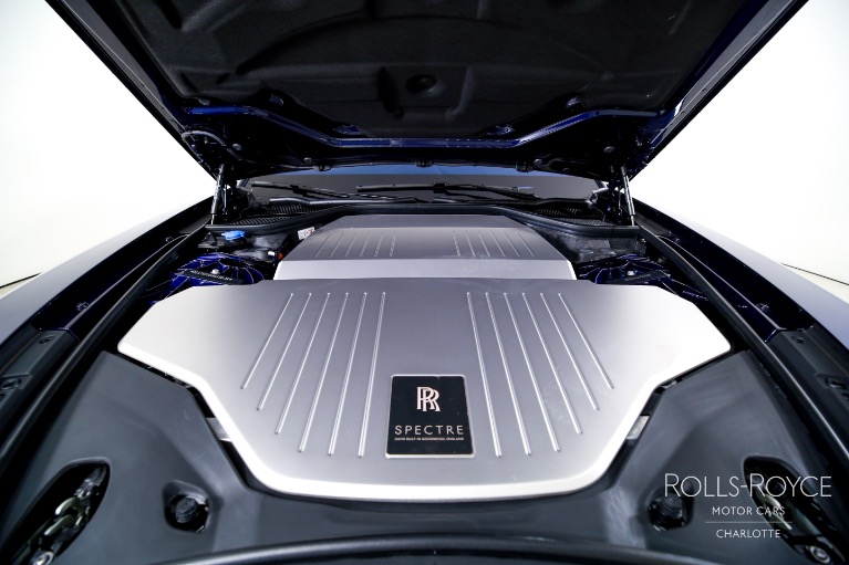 Used-2024-Rolls-Royce-Spectre