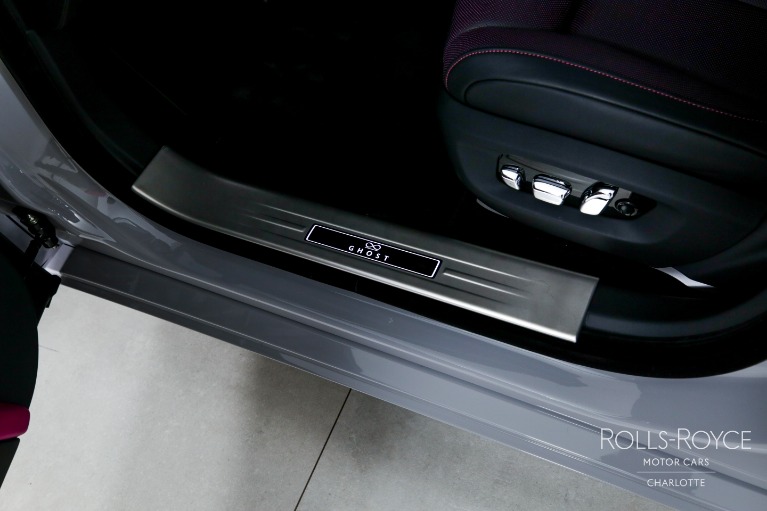 Used-2024-Rolls-Royce-Black-Badge-Ghost