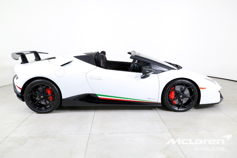 Used-2018-Lamborghini-Huracan-LP-640-4-Performante-Spyder