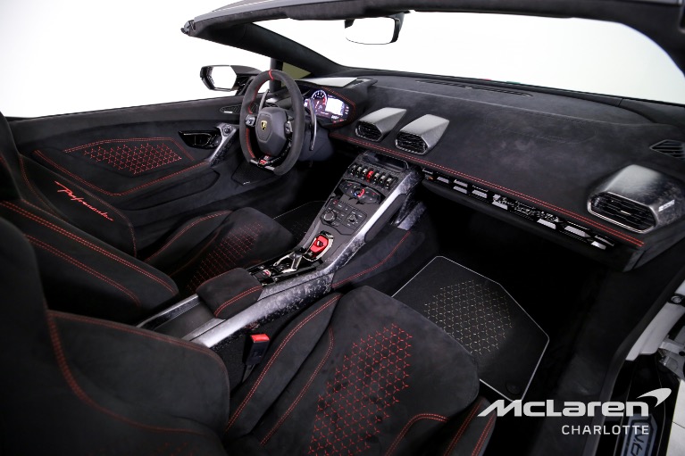 Used-2018-Lamborghini-Huracan-LP-640-4-Performante-Spyder