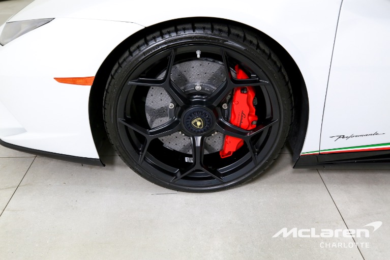 Used-2018-Lamborghini-Huracan-LP-640-4-Performante-Spyder
