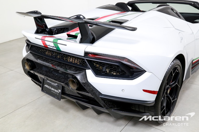 Used-2018-Lamborghini-Huracan-LP-640-4-Performante-Spyder