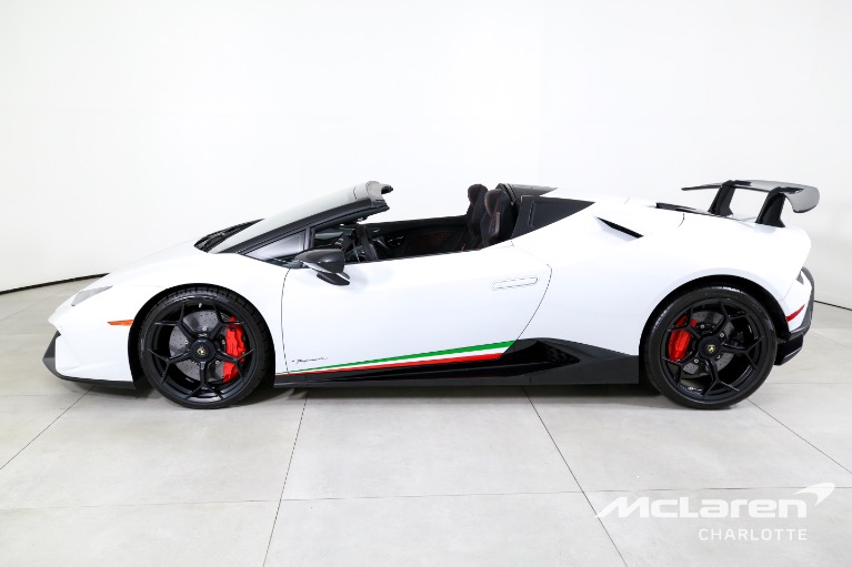 Used-2018-Lamborghini-Huracan-LP-640-4-Performante-Spyder