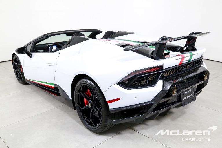 Used-2018-Lamborghini-Huracan-LP-640-4-Performante-Spyder