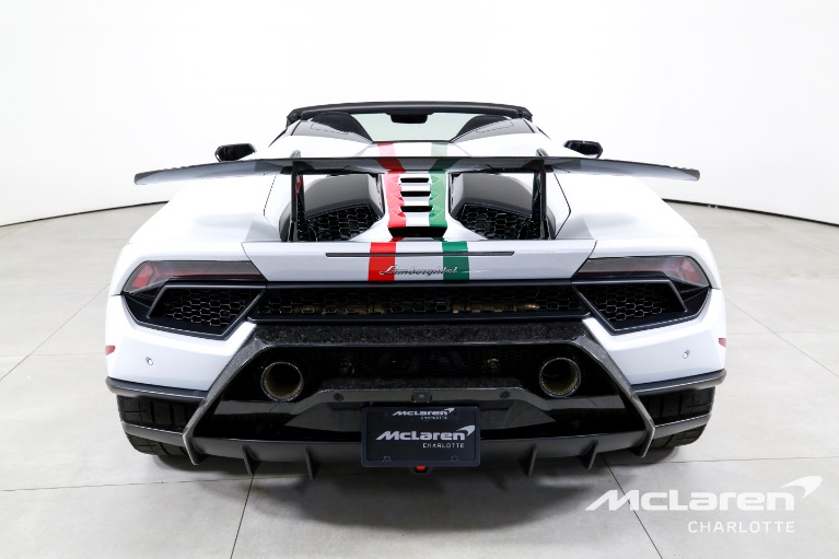 Used-2018-Lamborghini-Huracan-LP-640-4-Performante-Spyder