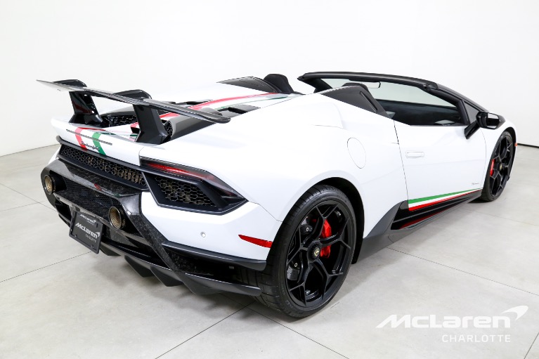 Used-2018-Lamborghini-Huracan-LP-640-4-Performante-Spyder