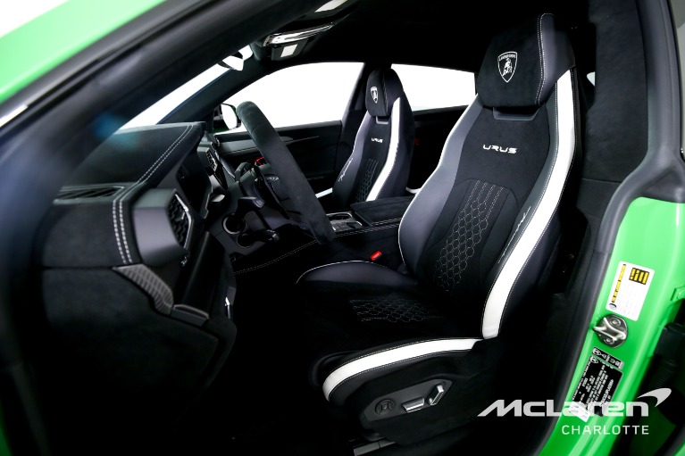Used-2023-Lamborghini-Urus-Performante