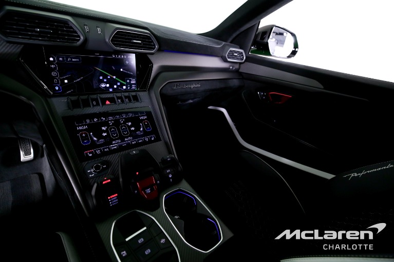 Used-2023-Lamborghini-Urus-Performante
