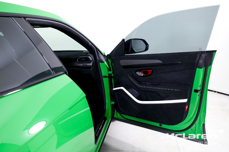 Used-2023-Lamborghini-Urus-Performante