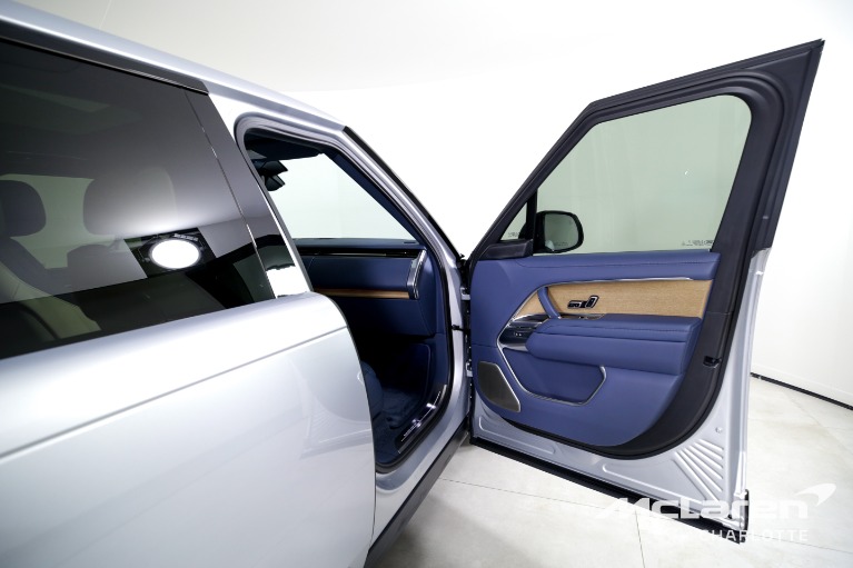 Used-2024-Land-Rover-Range-Rover-P615-SV