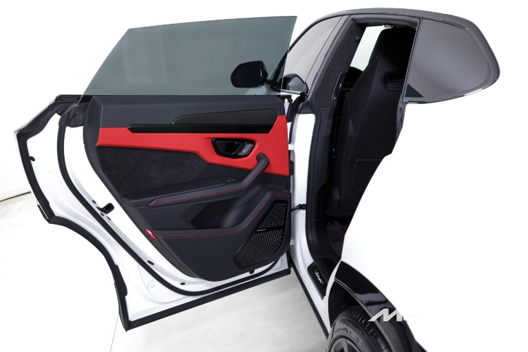 Used-2023-Lamborghini-Urus-S