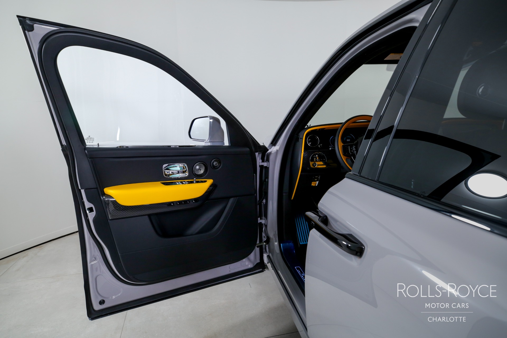 New 2025 Rolls-Royce Black Badge Cullinan | Charlotte, NC