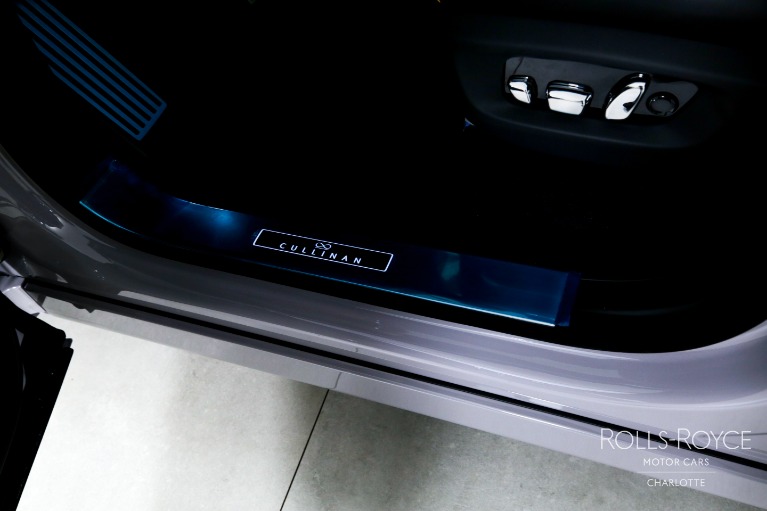 New-2025-Rolls-Royce-Black-Badge-Cullinan