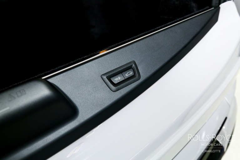 New-2025-Rolls-Royce-Black-Badge-Cullinan