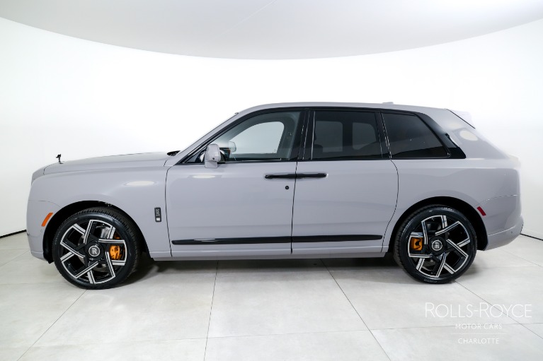 New-2025-Rolls-Royce-Black-Badge-Cullinan