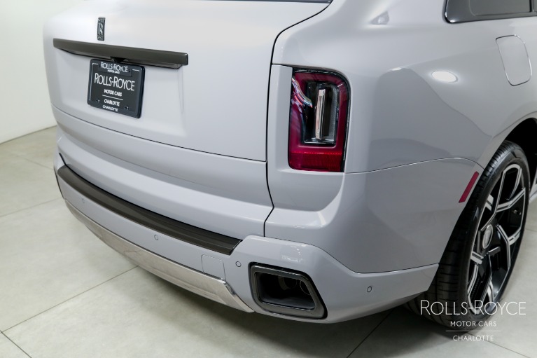 New-2025-Rolls-Royce-Black-Badge-Cullinan