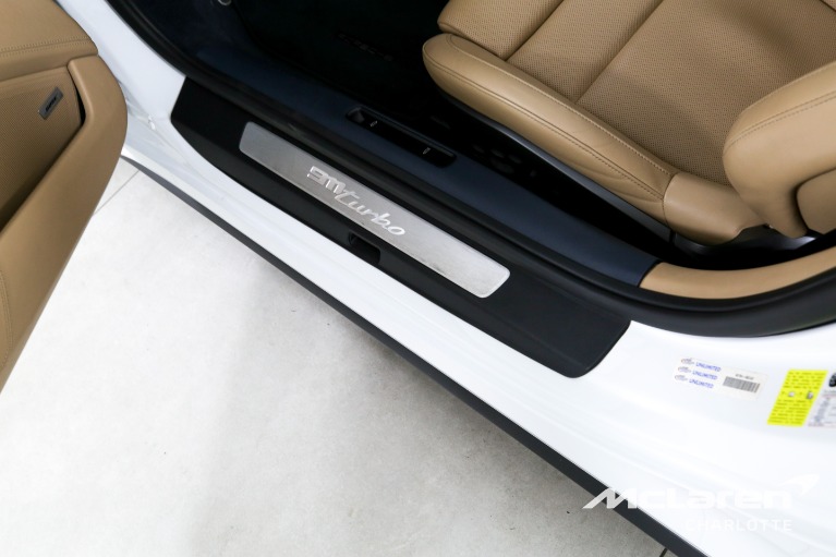 Used-2022-Porsche-911-Turbo