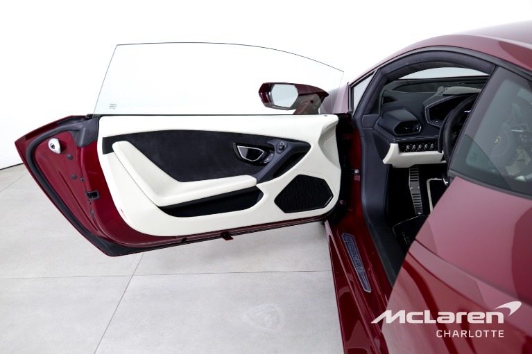 Used-2022-Lamborghini-Huracan-EVO