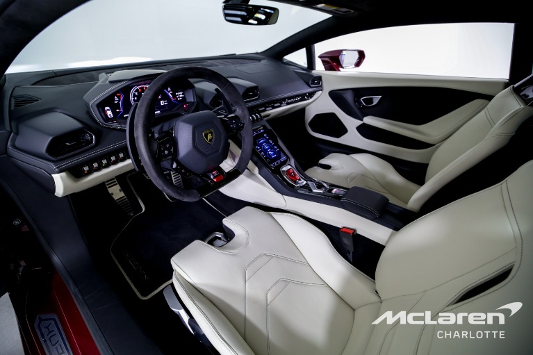 Used-2022-Lamborghini-Huracan-EVO