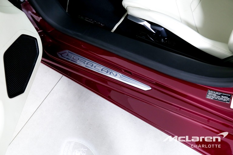 Used-2022-Lamborghini-Huracan-EVO